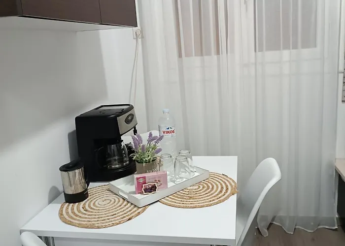 Helena's House * Эрмуполис