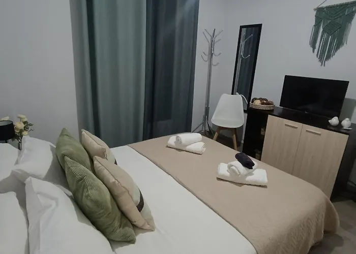 Helena's House Апартаменты Эрмуполис