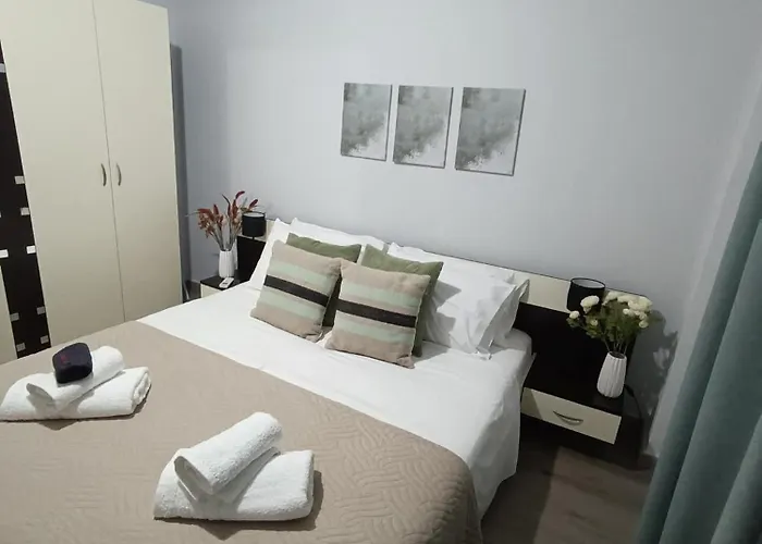 Helena's House Апартаменты Эрмуполис