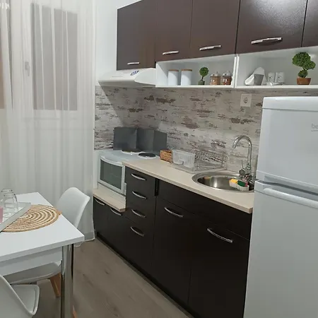 Helena's House * إرموبولّي